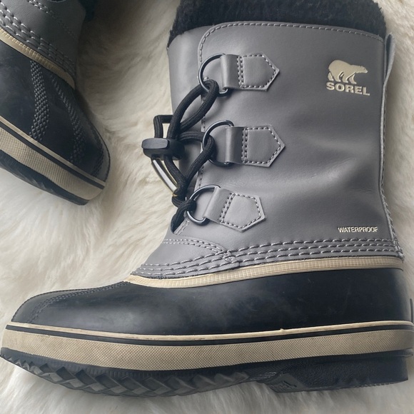 Sorel Kids' Black and Gray Snow Boots - Picture 2 of 6